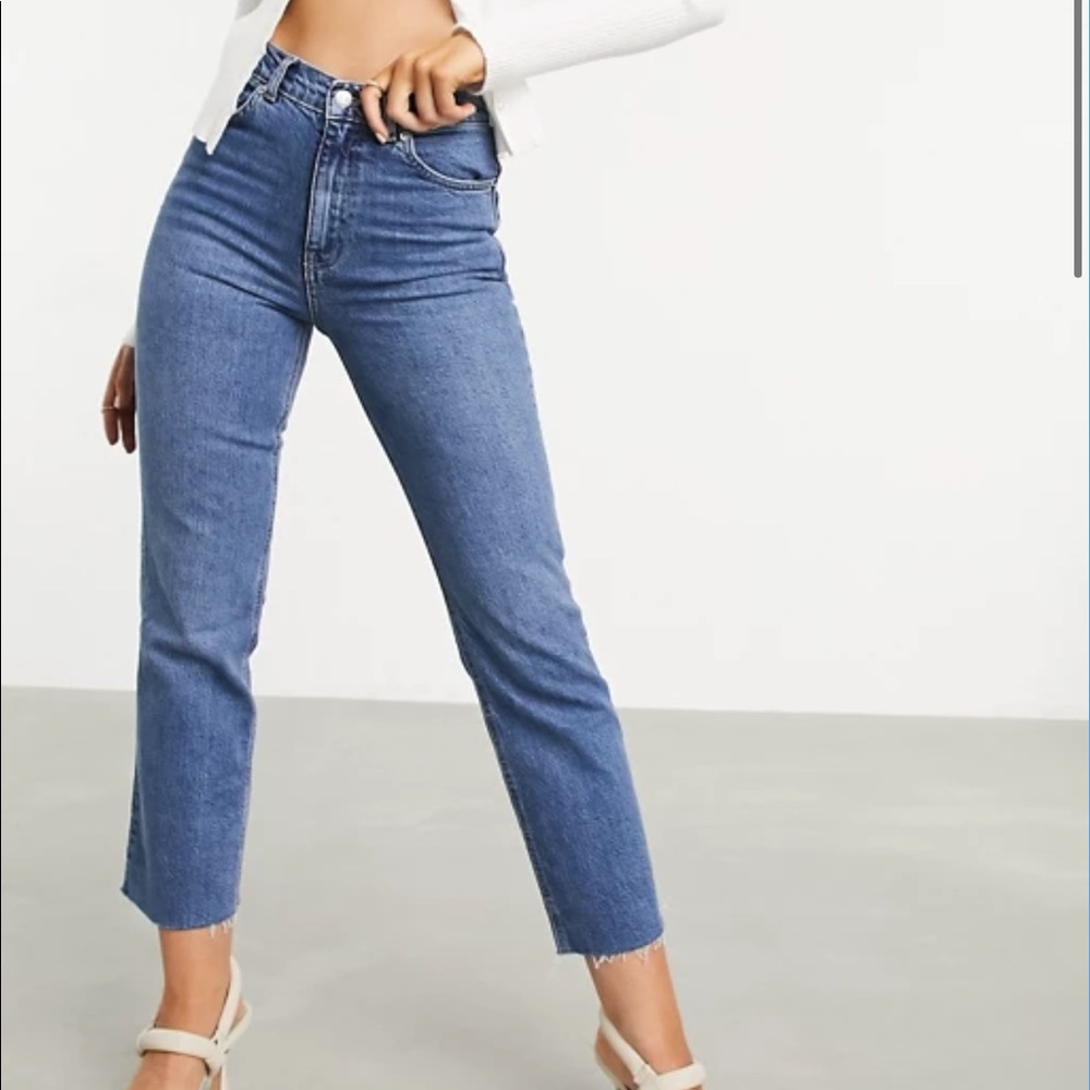 high rise stretch' crop kick flare Jean 👖